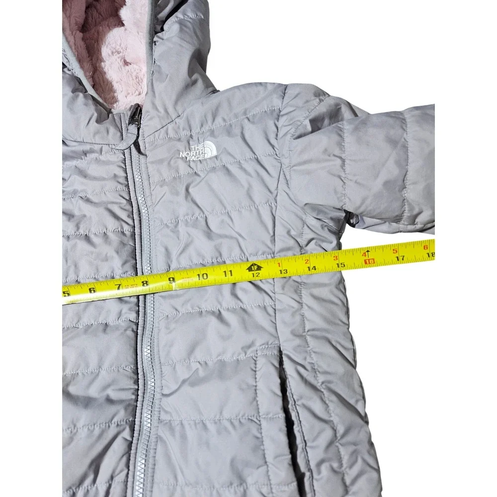 The North Face Girls Sz 6 Reversible Pink Warm Fuzzy Sherpa Lined Hooded Jacket - Picture 2 of 11